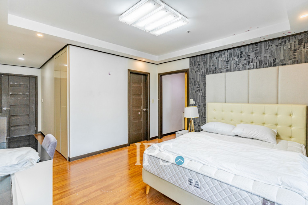 3 Bedroom Condo For Rent - De Castle, BKK1, Phnom Penh - Image 18