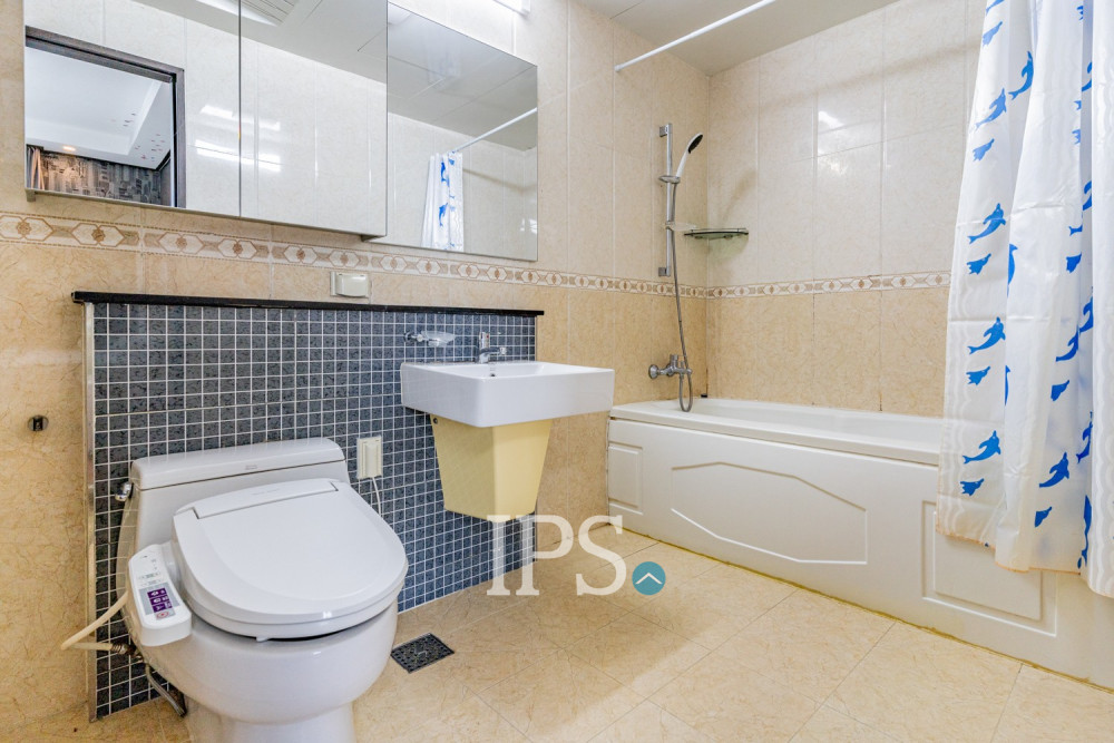 3 Bedroom Condo For Rent - De Castle, BKK1, Phnom Penh - Image 25