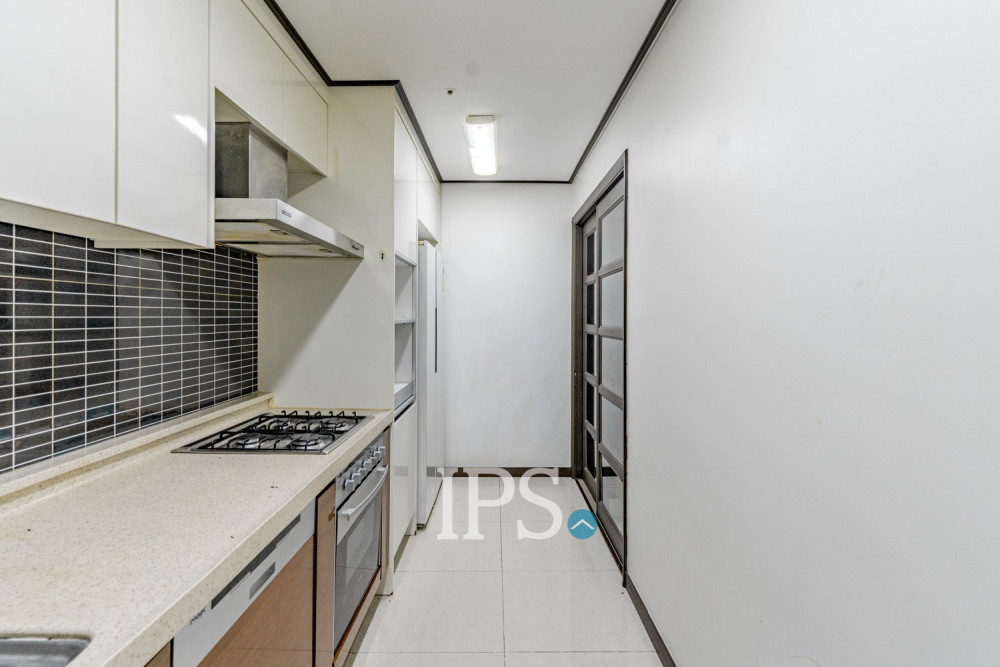 3 Bedroom Condo For Rent - De Castle, BKK1, Phnom Penh - Image 10
