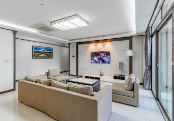 3 Bedroom Condo For Rent - De Castle, BKK1, Phnom Penh - Image 4