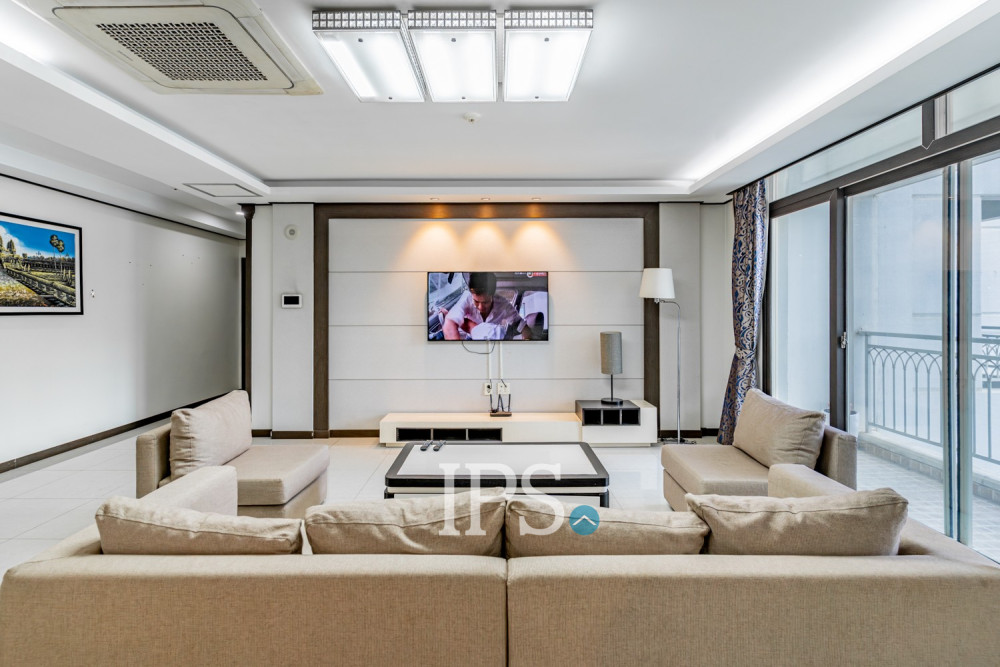 3 Bedroom Condo For Rent - De Castle, BKK1, Phnom Penh - Image 2