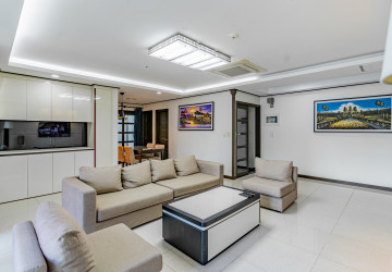 3 Bedroom Condo For Rent - De Castle, BKK1, Phnom Penh photo 5