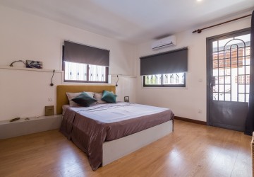 Renovated Duplex 2 Bedroom Apartment For Sale - Chakto Mukh, Phnom Penh thumbnail