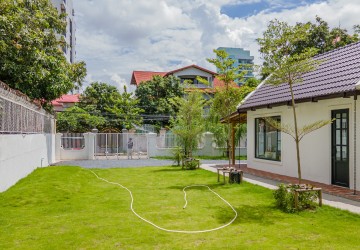 423 Sqm Land With Small House For Rent - Phsar Daeum Thkov, Phnom Penh thumbnail