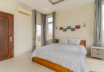 2 Bedroom Serviced Apartment For Rent - Tonle Bassac, Phnom Penh thumbnail