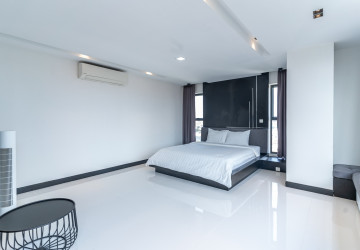 Duplex 3 Bedroom Penthouse Serviced Apartment For Rent - Boeung Kak 1, Phnom Penh thumbnail