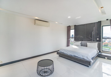 Duplex 2 Bedroom Penthouse Serviced Apartment For Rent - Boeung Kak 1, Phnom Penh thumbnail