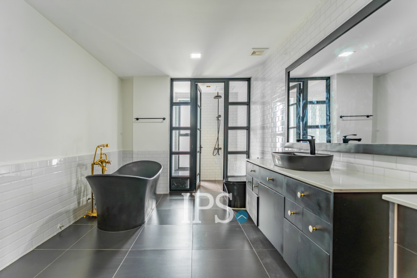 Duplex 2 Bedroom Penthouse Serviced Apartment For Rent - Boeung Kak 1, Phnom Penh