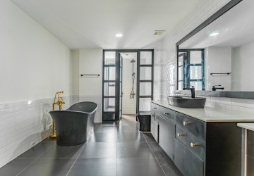 Duplex 2 Bedroom Penthouse Serviced Apartment For Rent - Boeung Kak 1, Phnom Penh thumbnail