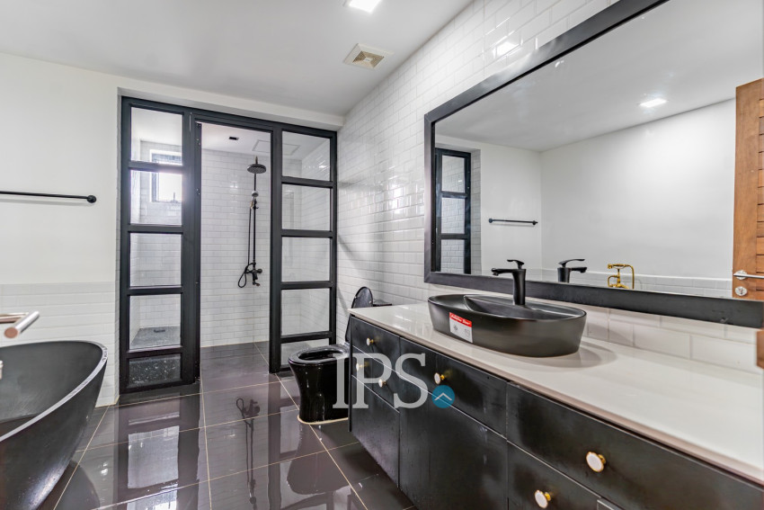 Duplex 2 Bedroom Penthouse Serviced Apartment For Rent - Boeung Kak 1, Phnom Penh