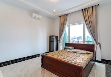 3 Bedroom Penthouse For Rent - BKK2, Phnom Penh thumbnail