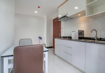 1 Bedroom Serviced Apartment For Rent - BKK3, Phnom Penh thumbnail