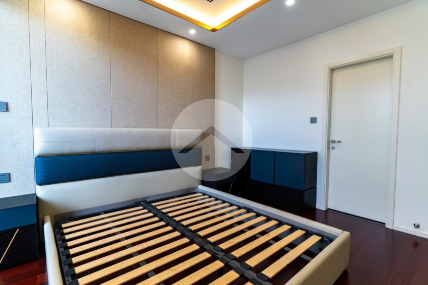 17th Floor 2 Bedroom Duplex Penthouse For Sale - One Park, Srah Chork, Phnom Penh