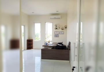 4 Bedroom Villa For Rent - Svay Dangkum, Siem Reap thumbnail