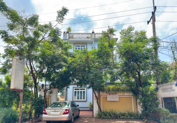 9 Bedroom House For Sale - Svay Dangkum, Siem Reap thumbnail