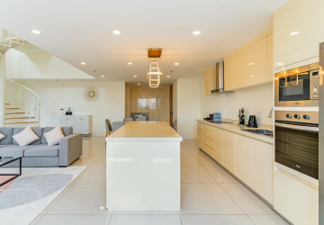 Duplex 3 Bedroom Serviced Apartment For Rent - Boeung Kak 1, Phnom Penh thumbnail