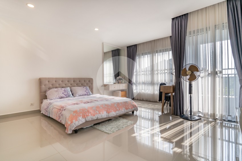 4 Bedroom Link A Villa Side Unit For Rent - Chip Mong Park Land 598, Russey Keo, Phnom Penh
