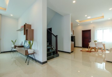 4 Bedroom Villa For Rent - Svay Thom, Siem Reap thumbnail