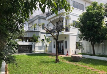7 Bedroom Villa With Swimming Pool For Rent - Svay Dangkum, Siem Reap thumbnail