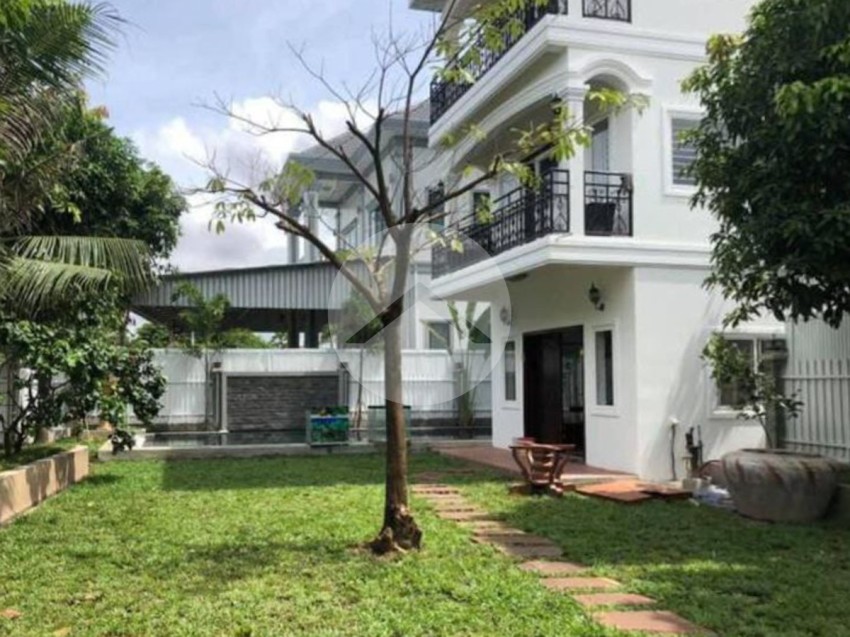 7 Bedroom Villa With Swimming Pool For Rent - Svay Dangkum, Siem Reap