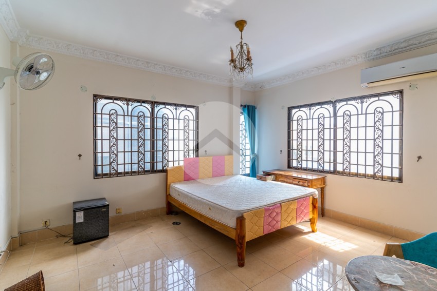 10 Bedroom Commercial Villa For Rent - BKK1, Phnom Penh