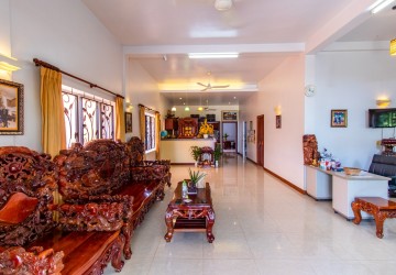 22 Bedroom Guesthouse For Rent - Svay Dangkum, Siem Reap thumbnail