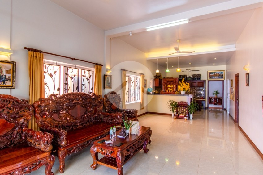 22 Bedroom Guesthouse For Rent - Svay Dangkum, Siem Reap