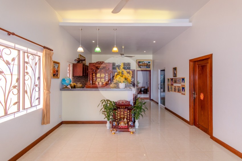 22 Bedroom Guesthouse For Rent - Svay Dangkum, Siem Reap