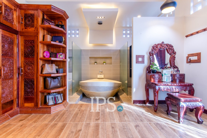 7 Bedroom Commercial Villa For Rent - Sala Kamreuk, Siem Reap