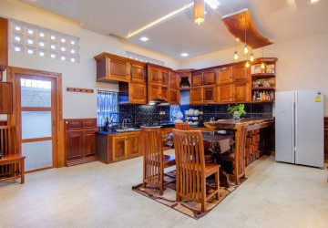 7 Bedroom Commercial Villa  For Rent - Sala Kamreuk, Siem Reap thumbnail