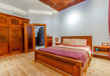 7 Bedroom Commercial Villa  For Rent - Sala Kamreuk, Siem Reap thumbnail