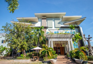 7 Bedroom Commercial Villa  For Rent - Sala Kamreuk, Siem Reap thumbnail