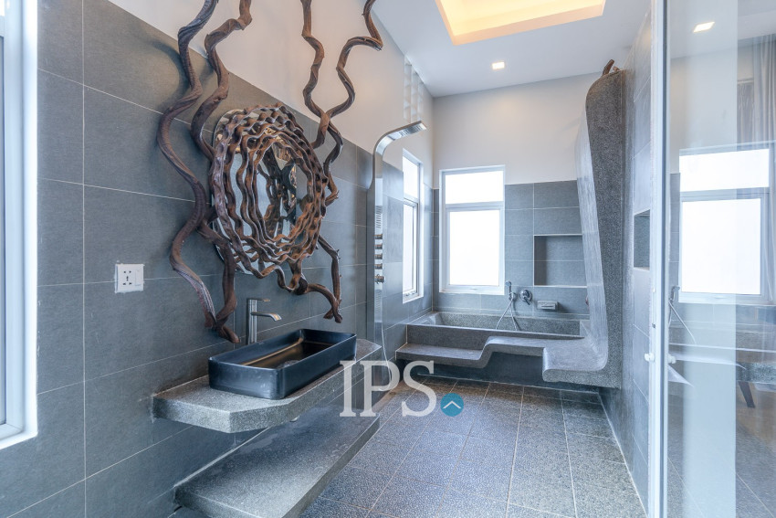 7 Bedroom Commercial Villa For Rent - Sala Kamreuk, Siem Reap