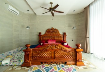 4 Bedroom Commercial Building For Sale - Slor Kram, Siem Reap thumbnail