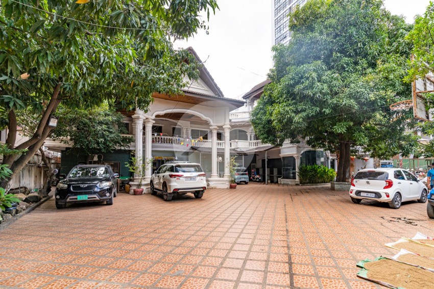 10 Bedroom Commercial Villa For Rent - Toul Kork, Phnom Penh