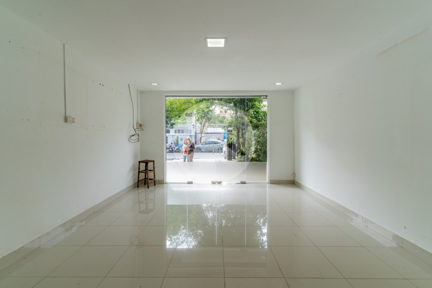 180 Sqm Retail Space For Rent - Beoung Raing, Phnom Penh