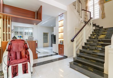 4 Bedroom Twin Villa For Rent - Borey Highland City, Sen Sok, Phnom Penh thumbnail