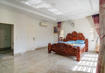 4 Bedroom Twin Villa For Rent - Borey Highland City, Sen Sok, Phnom Penh thumbnail