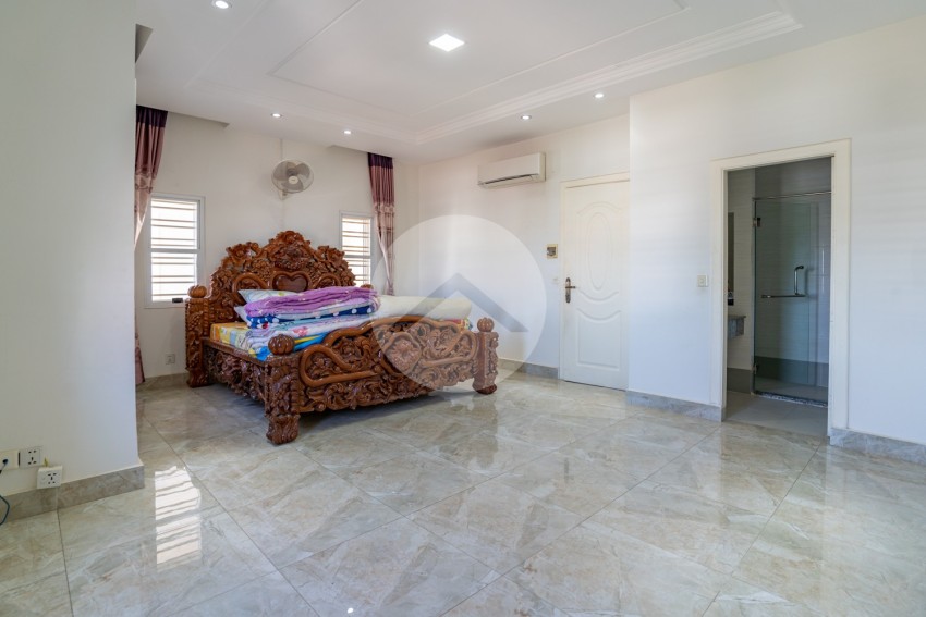 4 Bedroom Twin Villa For Rent - Borey Highland City, Sen Sok, Phnom Penh