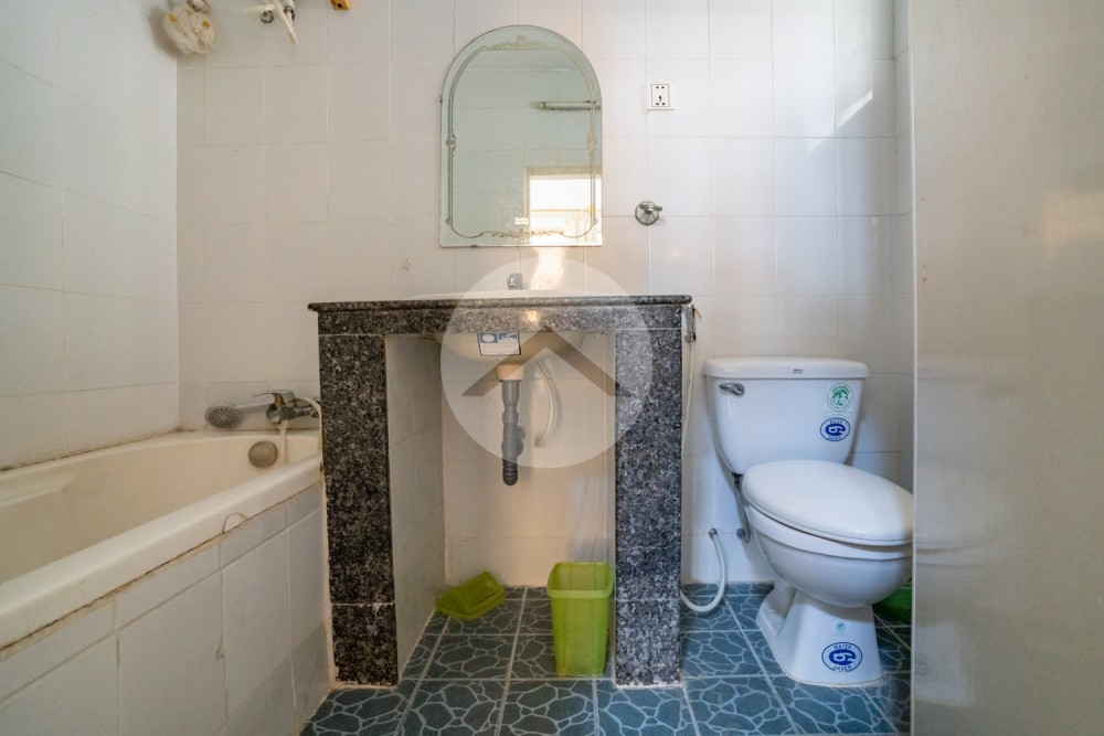 2 Bedroom Apartment For Rent - 7 Makara, Phnom Penh - Image 14