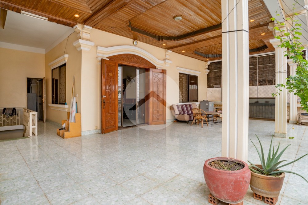 2 Bedroom Apartment For Rent - 7 Makara, Phnom Penh - Image 5