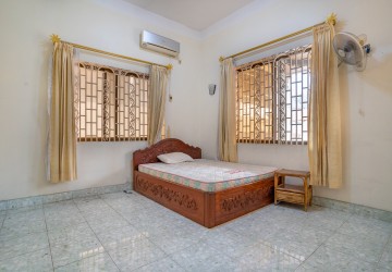 2 Bedroom Apartment For Rent - 7 Makara, Phnom Penh thumbnail