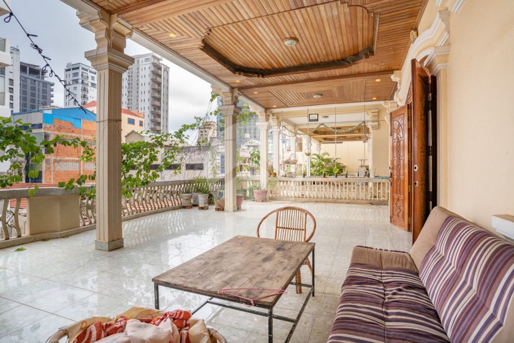 2 Bedroom Apartment For Rent - 7 Makara, Phnom Penh - Image 2