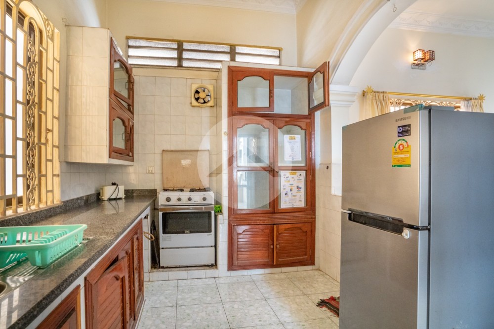 2 Bedroom Apartment For Rent - 7 Makara, Phnom Penh - Image 7