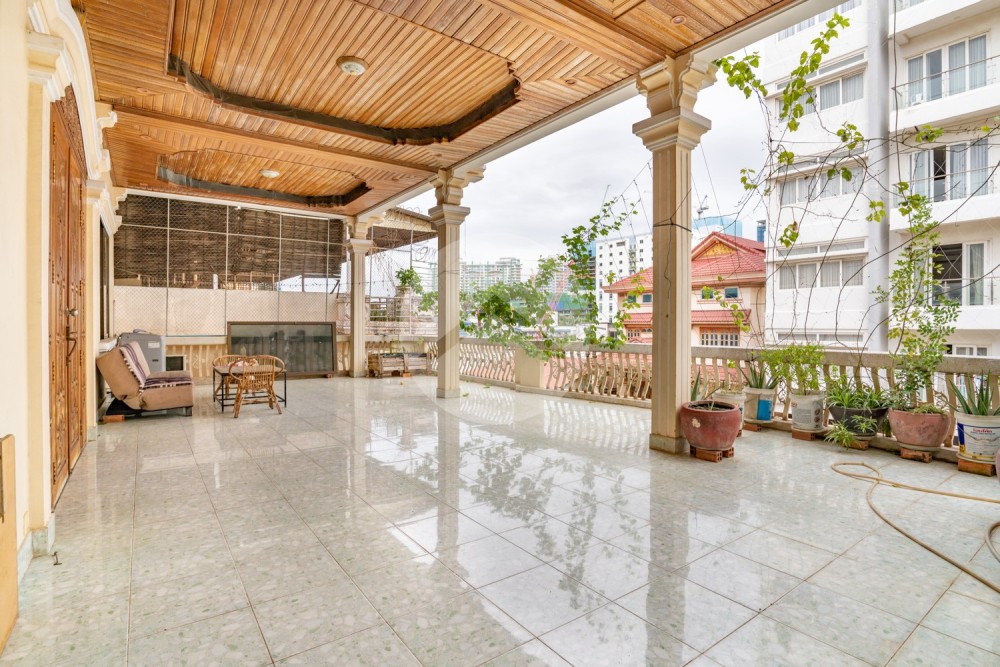 2 Bedroom Apartment For Rent - 7 Makara, Phnom Penh - Image 16