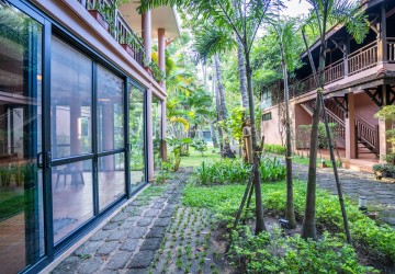 5 Bedroom Villa For Rent - Riverside, Siem Reap thumbnail