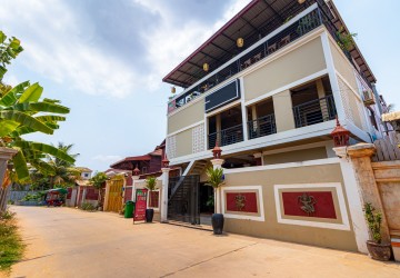 12 Bedroom Guesthouse For Sale - Svay Dangkum, Siem Reap thumbnail