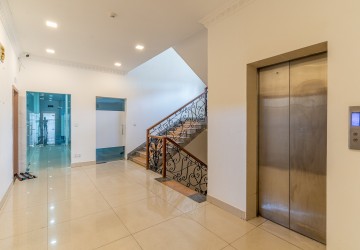 356 Sqm Office Space For Rent - Srah Chork, Phnom Penh thumbnail