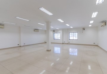 356 Sqm Office Space For Rent - Srah Chork, Phnom Penh thumbnail