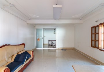 924 Sqm Commercial Shophouse For Rent - BKK1, Phnom Penh thumbnail